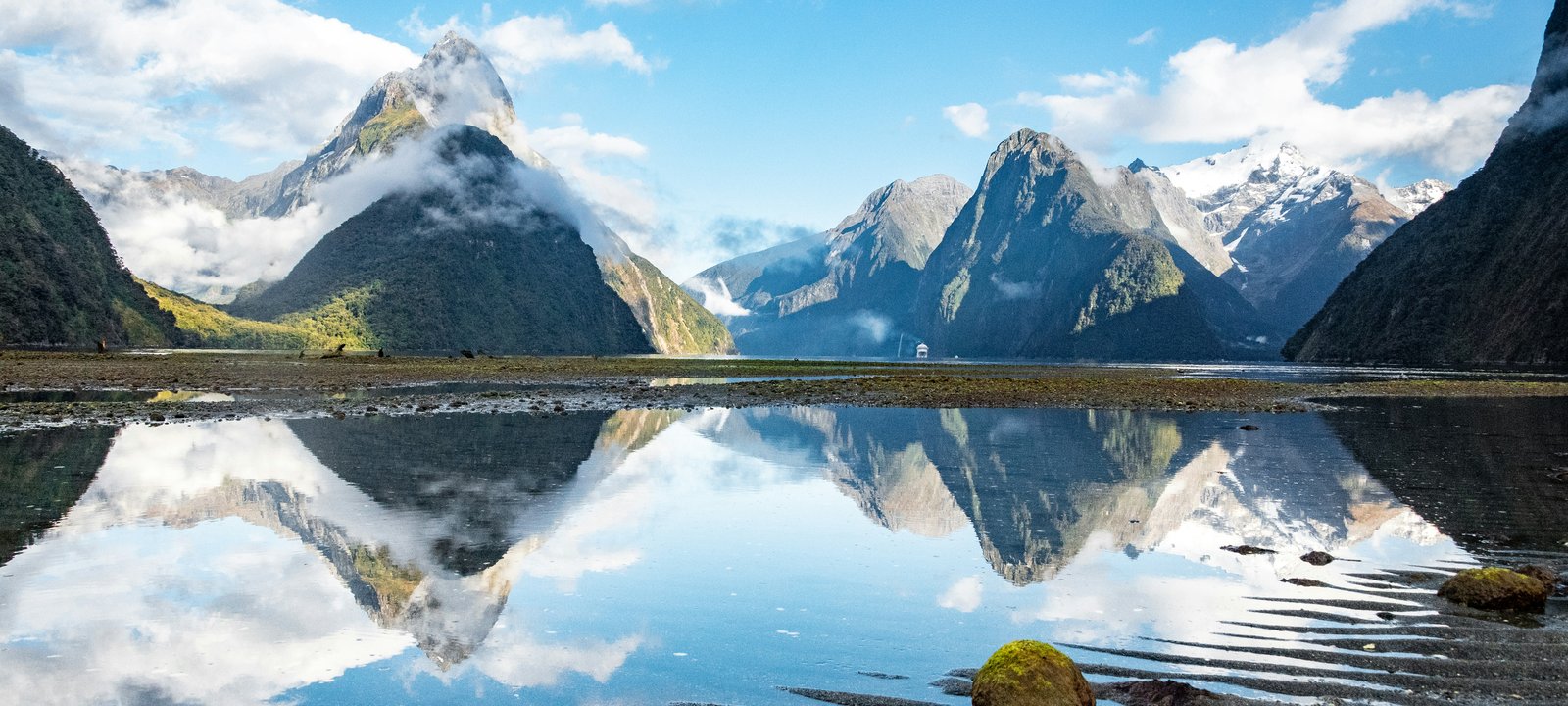 Australia & New Zealand cruise destination hero image